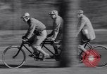 Image bicyclette New York City USA, 1932, de la seconde 31 séquences d'archives historiques vidéo 65675040752