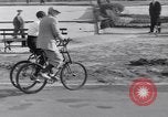 Image bicyclette New York City USA, 1932, de la seconde 38 séquences d'archives historiques vidéo 65675040752