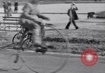 Image bicyclette New York City USA, 1932, de la seconde 40 séquences d'archives historiques vidéo 65675040752