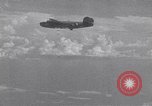 Standbild Bombardierung von Japanischen an Lae Neuguinea Lae Papua Neu Guinea, 1943, aus Sekunde 40 historischem Filmmaterial Videoclip 65675040778