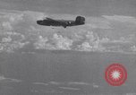 Standbild Bombardierung von Japanischen an Lae Neuguinea Lae Papua Neu Guinea, 1943, aus Sekunde 41 historischem Filmmaterial Videoclip 65675040778
