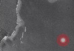 Standbild Bombardierung von Japanischen an Lae Neuguinea Lae Papua Neu Guinea, 1943, aus Sekunde 53 historischem Filmmaterial Videoclip 65675040778