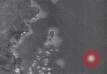 Standbild Bombardierung von Japanischen an Lae Neuguinea Lae Papua Neu Guinea, 1943, aus Sekunde 60 historischem Filmmaterial Videoclip 65675040778