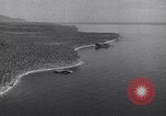 Standbild Bombardierung von Japanischen an Lae Neuguinea Lae Papua Neu Guinea, 1943, aus Sekunde 61 historischem Filmmaterial Videoclip 65675040778
