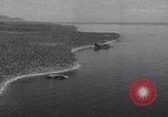 Standbild Bombardierung von Japanischen an Lae Neuguinea Lae Papua Neu Guinea, 1943, aus Sekunde 62 historischem Filmmaterial Videoclip 65675040778