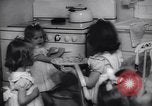 Standbild Badgett Vierlinge Galveston Texas USA, 1944, aus Sekunde 17 historischem Filmmaterial Videoclip 65675040782
