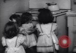 Standbild Badgett Vierlinge Galveston Texas USA, 1944, aus Sekunde 20 historischem Filmmaterial Videoclip 65675040782