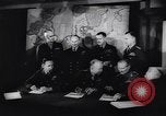 Standbild Alliierte Generäle zu Invasion Zweiten Weltkrieg Plan London England Vereinigtes Königreich, 1944, aus Sekunde 7 historischem Filmmaterial Videoclip 65675040785