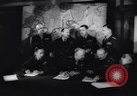Standbild Alliierte Generäle zu Invasion Zweiten Weltkrieg Plan London England Vereinigtes Königreich, 1944, aus Sekunde 8 historischem Filmmaterial Videoclip 65675040785