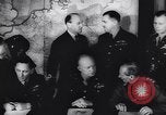 Standbild Alliierte Generäle zu Invasion Zweiten Weltkrieg Plan London England Vereinigtes Königreich, 1944, aus Sekunde 11 historischem Filmmaterial Videoclip 65675040785