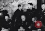 Standbild Alliierte Generäle zu Invasion Zweiten Weltkrieg Plan London England Vereinigtes Königreich, 1944, aus Sekunde 13 historischem Filmmaterial Videoclip 65675040785