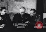 Standbild Alliierte Generäle zu Invasion Zweiten Weltkrieg Plan London England Vereinigtes Königreich, 1944, aus Sekunde 29 historischem Filmmaterial Videoclip 65675040785