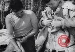 Standbild Dog Sled Team Pilot rettet United States USA, 1944, aus Sekunde 35 historischem Filmmaterial Videoclip 65675040790