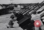 Standbild anti-aircraft guns United States USA, 1944, aus Sekunde 18 historischem Filmmaterial Videoclip 65675040792