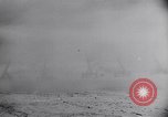 Standbild anti-aircraft guns United States USA, 1944, aus Sekunde 25 historischem Filmmaterial Videoclip 65675040792