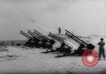 Standbild anti-aircraft guns United States USA, 1944, aus Sekunde 26 historischem Filmmaterial Videoclip 65675040792