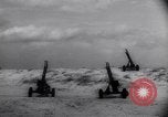 Standbild anti-aircraft guns United States USA, 1944, aus Sekunde 29 historischem Filmmaterial Videoclip 65675040792