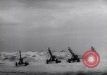 Standbild anti-aircraft guns United States USA, 1944, aus Sekunde 35 historischem Filmmaterial Videoclip 65675040792