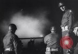 Standbild anti-aircraft guns United States USA, 1944, aus Sekunde 53 historischem Filmmaterial Videoclip 65675040792
