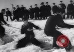 Standbild Winter Sport Nordatlantik, 1944, aus Sekunde 11 historischem Filmmaterial Videoclip 65675040793
