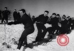 Standbild Winter Sport Nordatlantik, 1944, aus Sekunde 14 historischem Filmmaterial Videoclip 65675040793