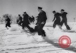 Standbild Winter Sport Nordatlantik, 1944, aus Sekunde 36 historischem Filmmaterial Videoclip 65675040793