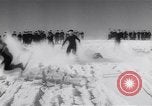 Standbild Winter Sport Nordatlantik, 1944, aus Sekunde 38 historischem Filmmaterial Videoclip 65675040793