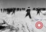 Standbild Winter Sport Nordatlantik, 1944, aus Sekunde 39 historischem Filmmaterial Videoclip 65675040793