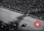 Standbild Kentucky Derby Louisville Kentucky USA, 1944, aus Sekunde 16 historischem Filmmaterial Videoclip 65675040801
