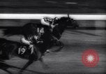 Standbild Kentucky Derby Louisville Kentucky USA, 1944, aus Sekunde 40 historischem Filmmaterial Videoclip 65675040801