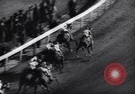 Standbild Kentucky Derby Louisville Kentucky USA, 1944, aus Sekunde 44 historischem Filmmaterial Videoclip 65675040801