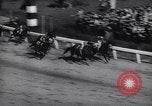Standbild Kentucky Derby Louisville Kentucky USA, 1944, aus Sekunde 58 historischem Filmmaterial Videoclip 65675040801