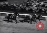 Standbild Kentucky Derby Louisville Kentucky USA, 1944, aus Sekunde 59 historischem Filmmaterial Videoclip 65675040801