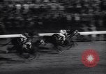 Standbild Kentucky Derby Louisville Kentucky USA, 1944, aus Sekunde 61 historischem Filmmaterial Videoclip 65675040801