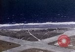 Standbild strafing Pacific Theater, 1943, aus Sekunde 7 historischem Filmmaterial Videoclip 65675040815