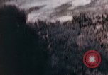 Standbild strafing Pacific Theater, 1943, aus Sekunde 52 historischem Filmmaterial Videoclip 65675040815