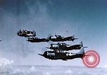 Standbild strafing Pacific Theater, 1943, aus Sekunde 16 historischem Filmmaterial Videoclip 65675040816