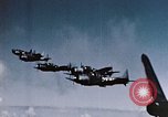Standbild strafing Pacific Theater, 1943, aus Sekunde 19 historischem Filmmaterial Videoclip 65675040816