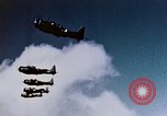 Standbild strafing Pacific Theater, 1943, aus Sekunde 29 historischem Filmmaterial Videoclip 65675040816