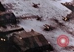 Standbild strafing Pacific Theater, 1943, aus Sekunde 52 historischem Filmmaterial Videoclip 65675040816