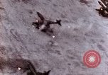 Standbild strafing Pacific Theater, 1943, aus Sekunde 54 historischem Filmmaterial Videoclip 65675040816