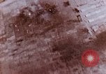 Standbild strafing Pacific Theater, 1943, aus Sekunde 58 historischem Filmmaterial Videoclip 65675040816