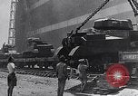 Standbild uns militärische Hilfe für China über Indien in Zweiten Weltkrieg Indien, 1942, aus Sekunde 25 historischem Filmmaterial Videoclip 65675040822