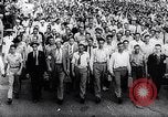 Standbild Männer freiwillige en masse für die United States Navy Houston Texas USA, 1942, aus Sekunde 15 historischem Filmmaterial Videoclip 65675040846