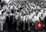 Standbild Männer freiwillige en masse für die United States Navy Houston Texas USA, 1942, aus Sekunde 16 historischem Filmmaterial Videoclip 65675040846