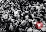Standbild Männer freiwillige en masse für die United States Navy Houston Texas USA, 1942, aus Sekunde 20 historischem Filmmaterial Videoclip 65675040846