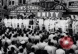 Standbild Männer freiwillige en masse für die United States Navy Houston Texas USA, 1942, aus Sekunde 39 historischem Filmmaterial Videoclip 65675040846