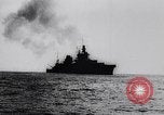 Standbild Männer freiwillige en masse für die United States Navy Houston Texas USA, 1942, aus Sekunde 56 historischem Filmmaterial Videoclip 65675040846
