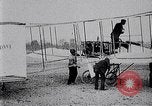 Immagine di Henri Farman Issy-les-Moulineaux Francia, 1908, secondo 23 filmato di repertorio 65675040853