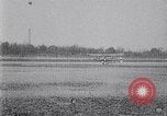 Immagine di Henri Farman Issy-les-Moulineaux Francia, 1908, secondo 54 filmato di repertorio 65675040853